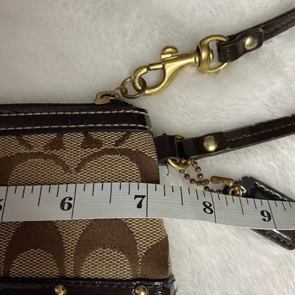 Coach Change Purse, wristlet. Pre owned - Picture 6 of 6
